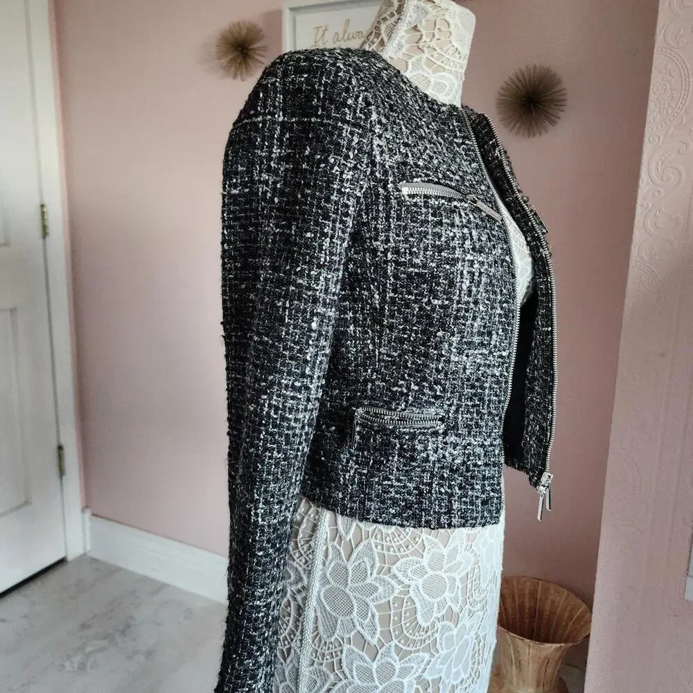EUC Michael Kors Black and White Tweed Zipper Front Lined Blazer O